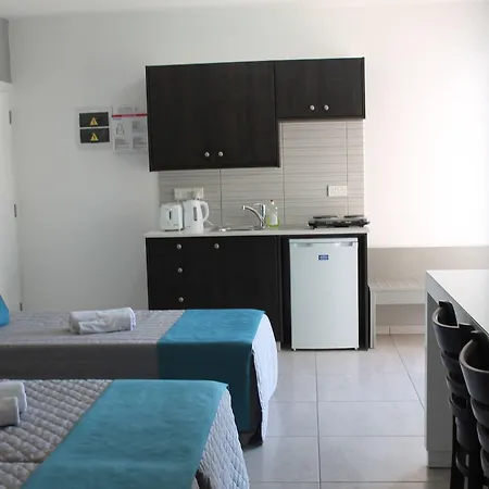 A Maos Apart Otel Aya Napa