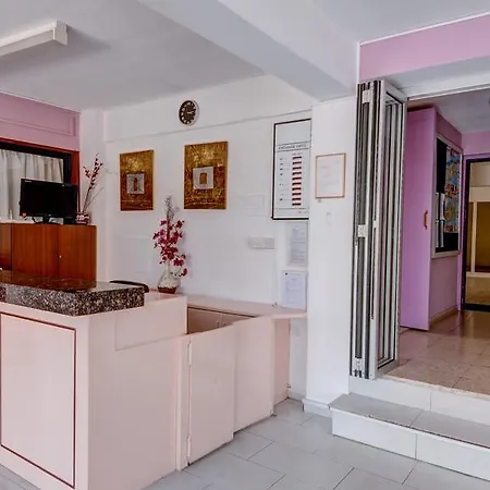 A Maos Aparthotel
